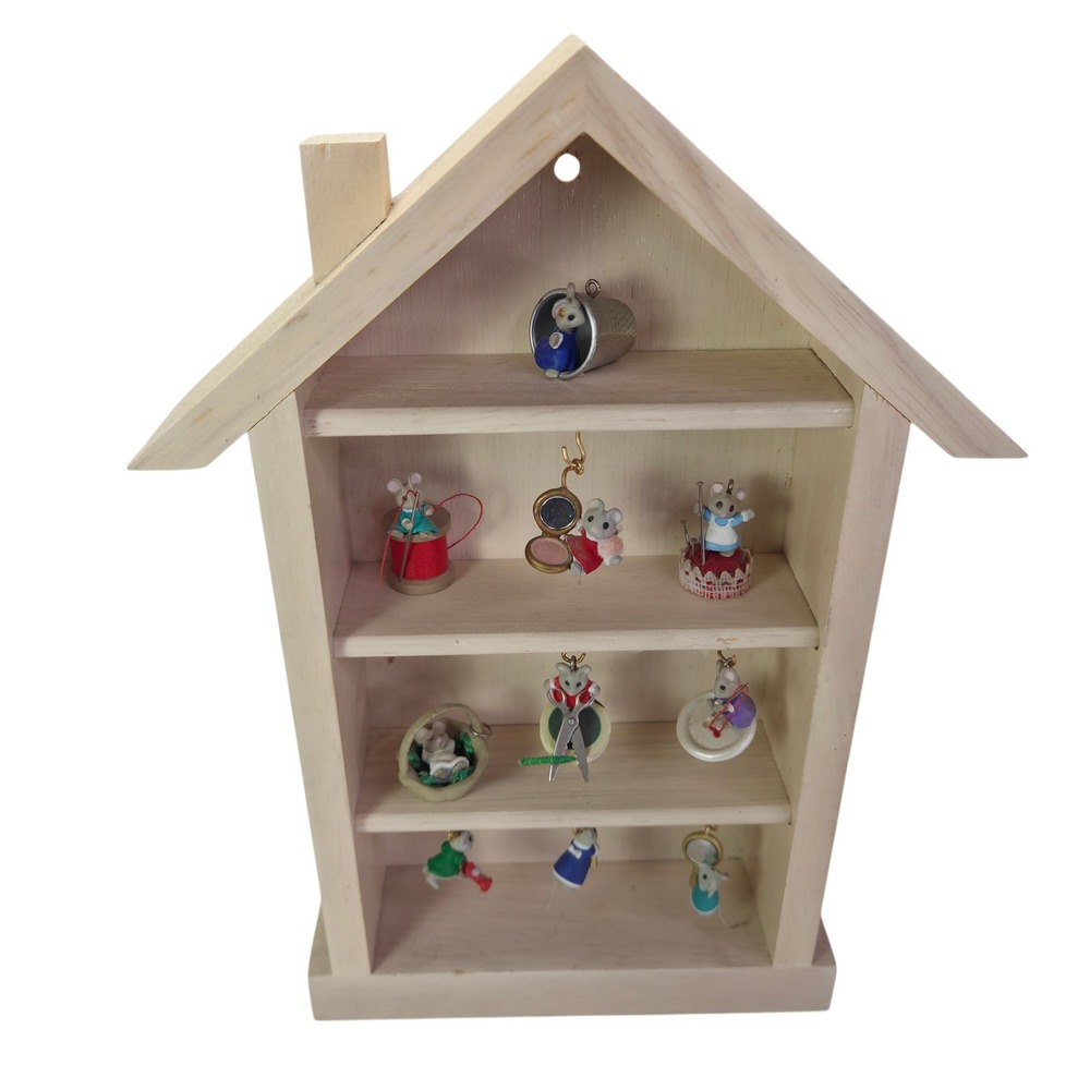 Hallmark Shadow Box Memory House 10 Mice‎ Miniature Ornaments Display Read